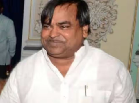 यूपी के पूर्व मंत्री गायत्री प्रजापति के परिसर में ईडी की रेड, एक दर्जन से अधिक ठिकानों पर छापेमारी