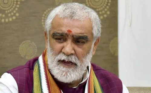 बीजेपी कैंडिडेट लिस्ट: वीके सिंह, अश्विनी चौबे, वरुण गांधी का कटा टिकट, मेनका, कंगना उम्मीदवारों की सूची में शामिल