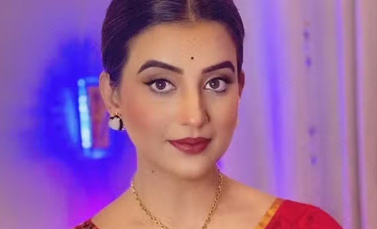 अक्षरा सिंह से मांगी 50 लाख रुपये की रंगदारी, 2 दिन में नहीं दिया तो जान से मारने की धमकी