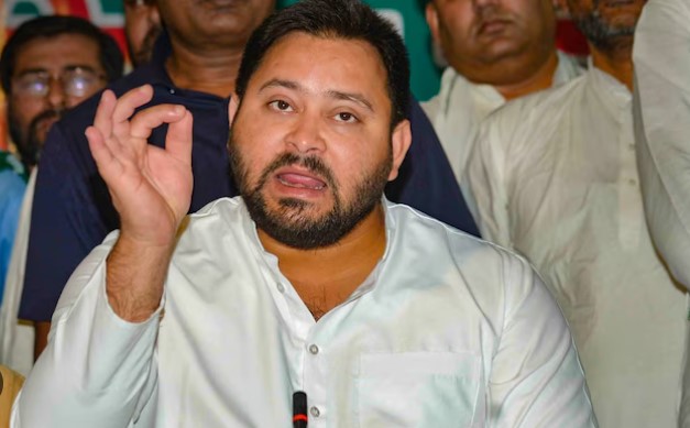 बिहार में चल रहा ट्रांसफर पोस्टिंग का खेल, तेजस्वी यादव का सनसनीखेज आरोप; कहा- जनता सब जानती है