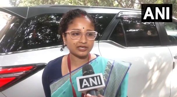Jharkhand elections: वोट डालने के बाद बोलीं कल्पना सोरेन, महिलाएं  महिलाएं हेमंत का हाथ कर रहीं मजबूत