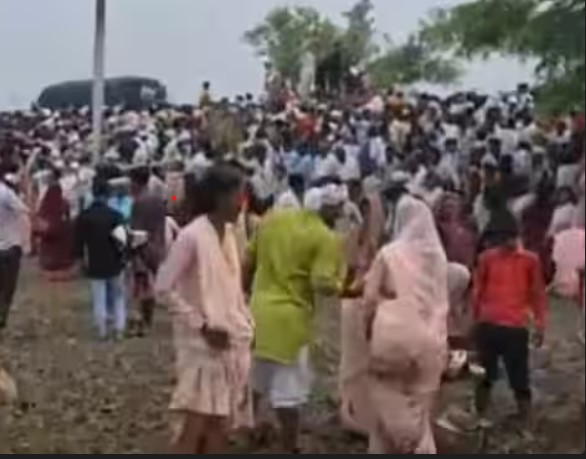 यूपी के हाथरस में सत्संग के दौरान मची भगदड़,  116 लोगों की मौत; योगी ने दिए जांच के आदेश