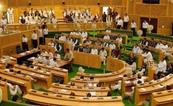 जम्मू-कश्मीर विधानसभा में हंगमा, पीडीपी ने अनुच्छेद 370 को लेकर रखा प्रस्ताव