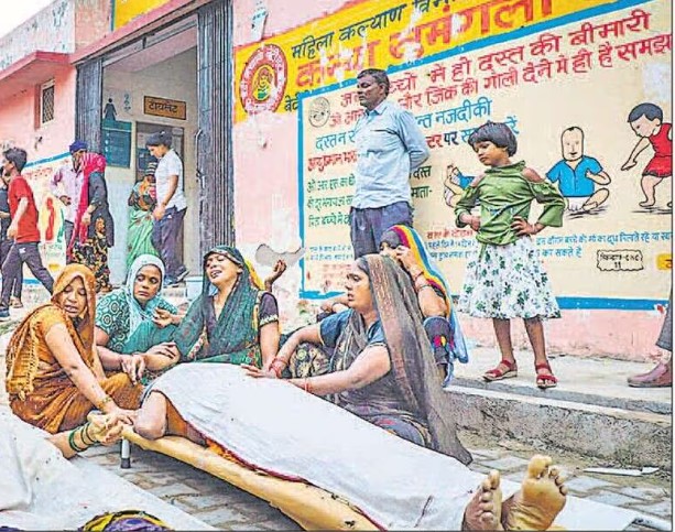 हाथरस सत्संग हादसा: किसी की पसली टूटी तो किसी के फट गए फेफड़े, पोस्टमार्टम रिपोर्ट में खुलासा